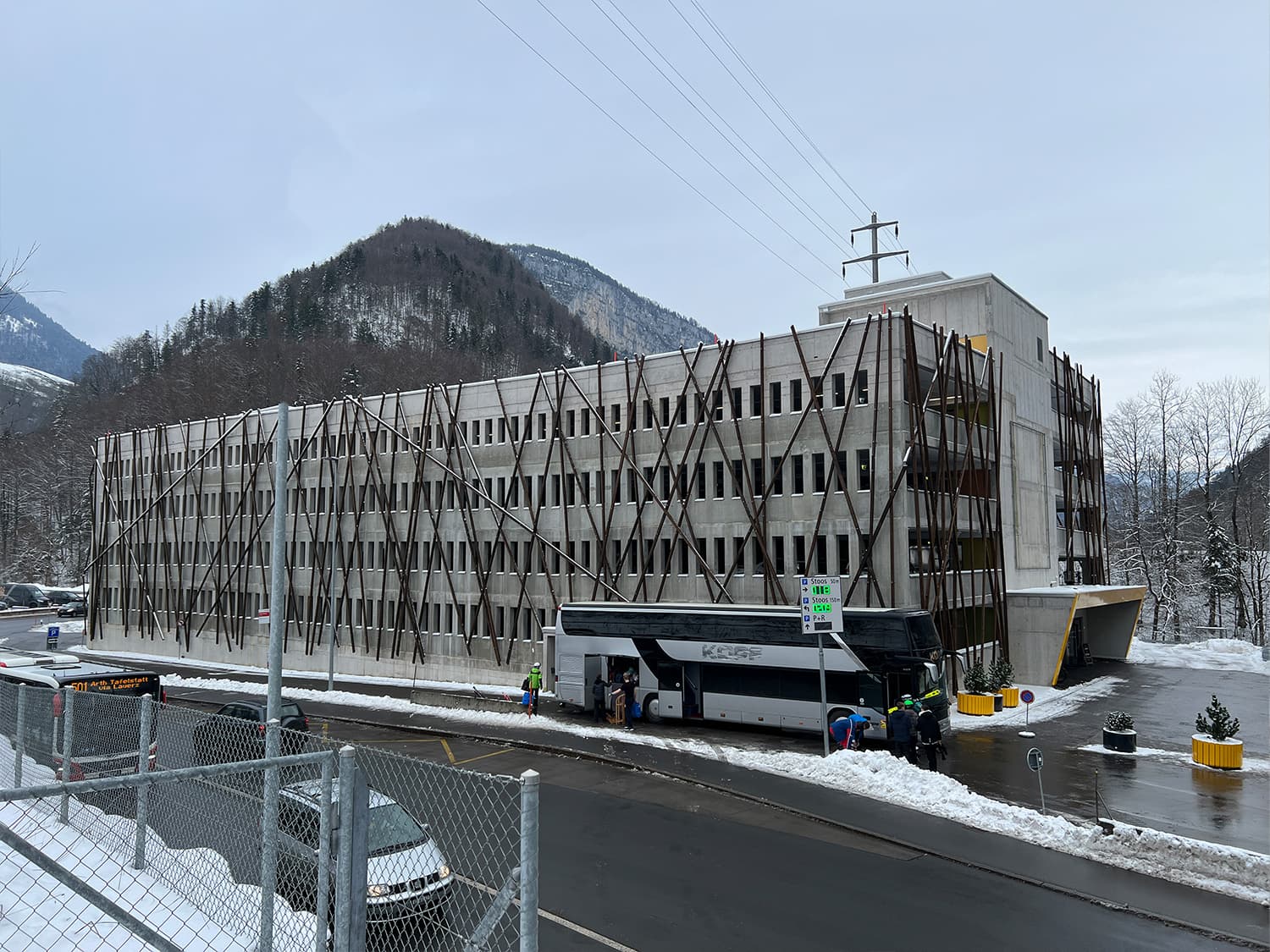 Fassade Parkhaus, Stoosbahne AG