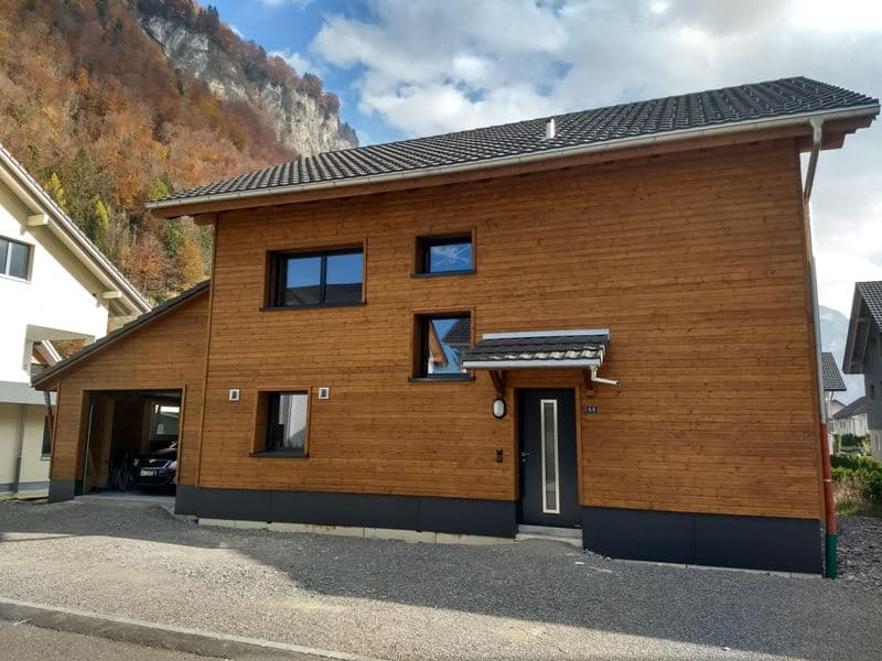 Einfamilienhaus mit Holzfassade