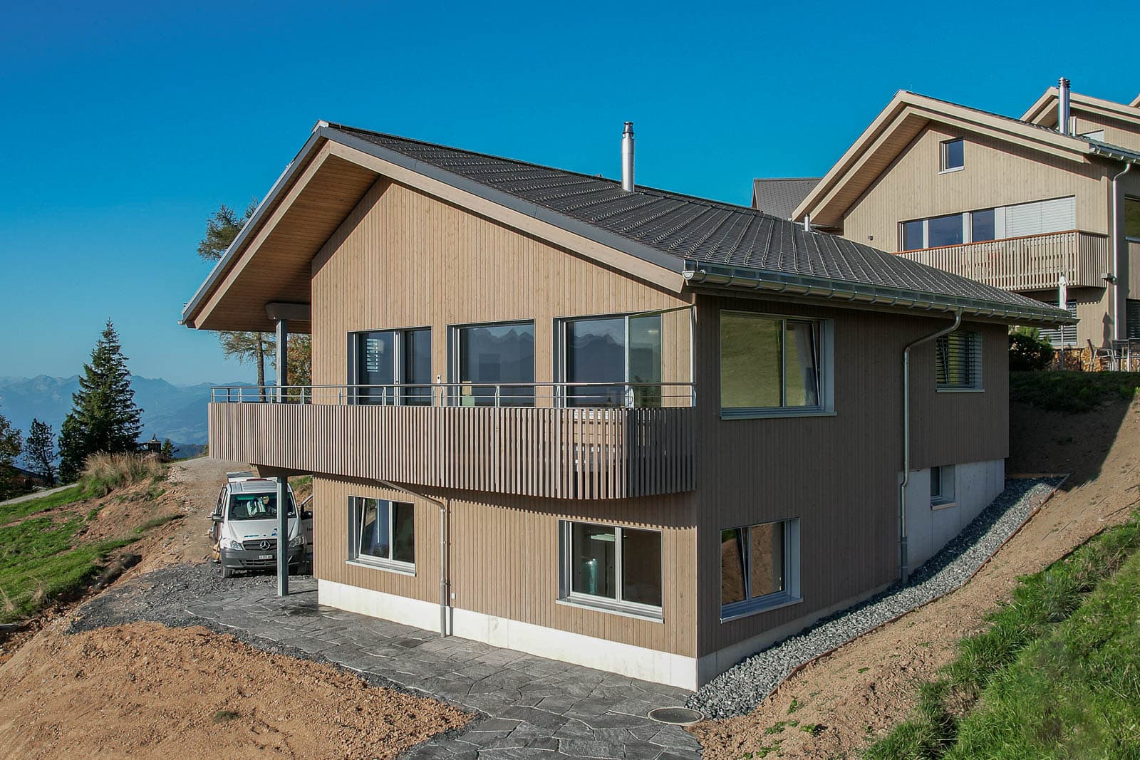 Neubau Ferienhaus mit Holzfassade auf der Rigi