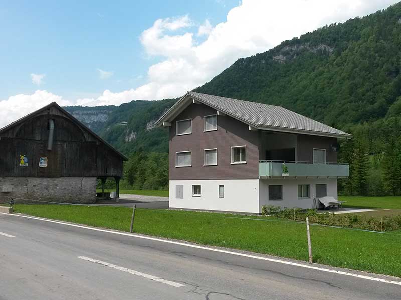Einfamilienhaus mit Eternitfassade